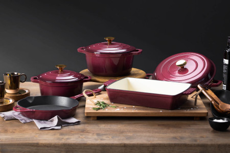 Nouvelle Cast Iron 8 Piece Cookware Set - Red | Cielo