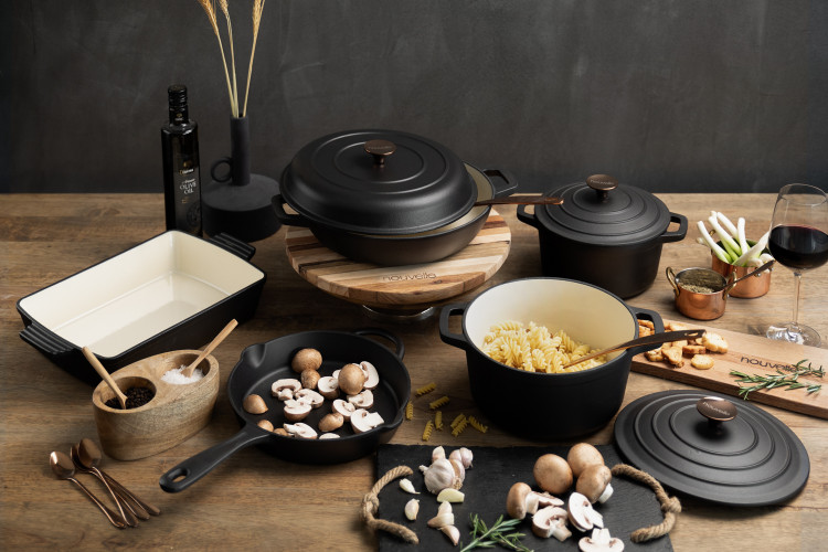 Nouvelle Cast Iron 8-Piece Cookware Set - Matt Black Nouvelle Cast Iron Sets - 1