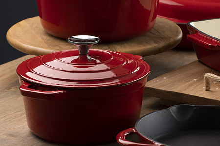 https://www.cielo.co.za/81303-medium_default/nouvelle-cast-iron-8-piece-set-red.jpg