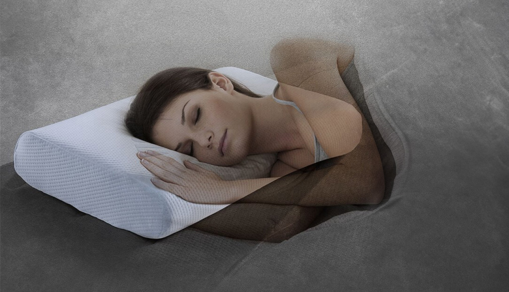 woman_sleeping_on_a_pillow